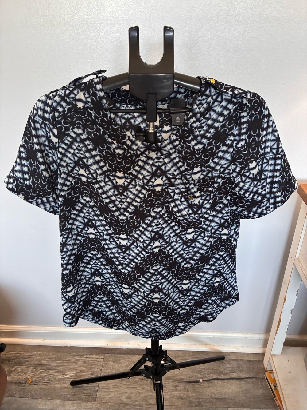 Cato navy & White Geometric Short Sleeve Women's Top